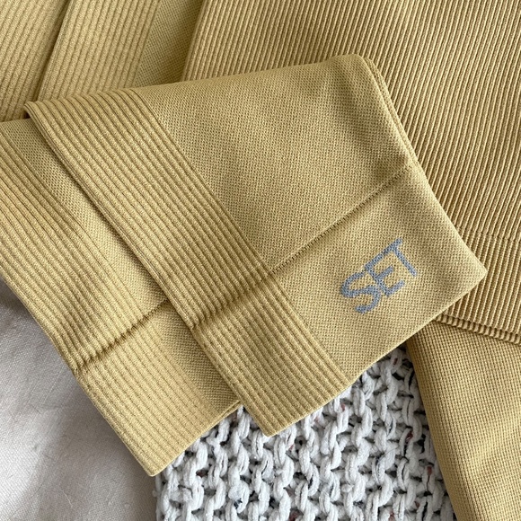 SET Active One Shoulder Gold Sculptflex Legging and Bra set - Picture 3 of 4